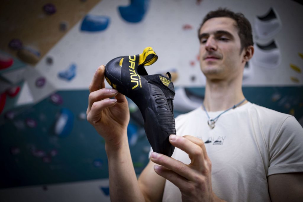 Adam Ondra mit seinem neuen Ondra Comp La Sportiva Kletterschuh